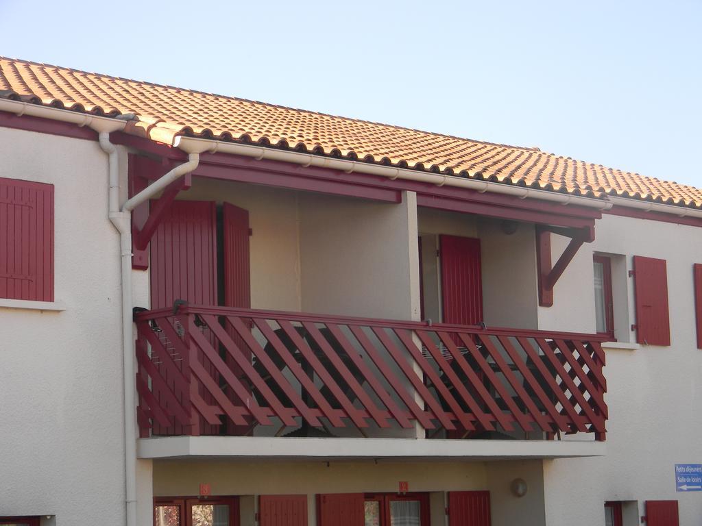 Residence Hoteliere Helios Jonzac Exterior photo