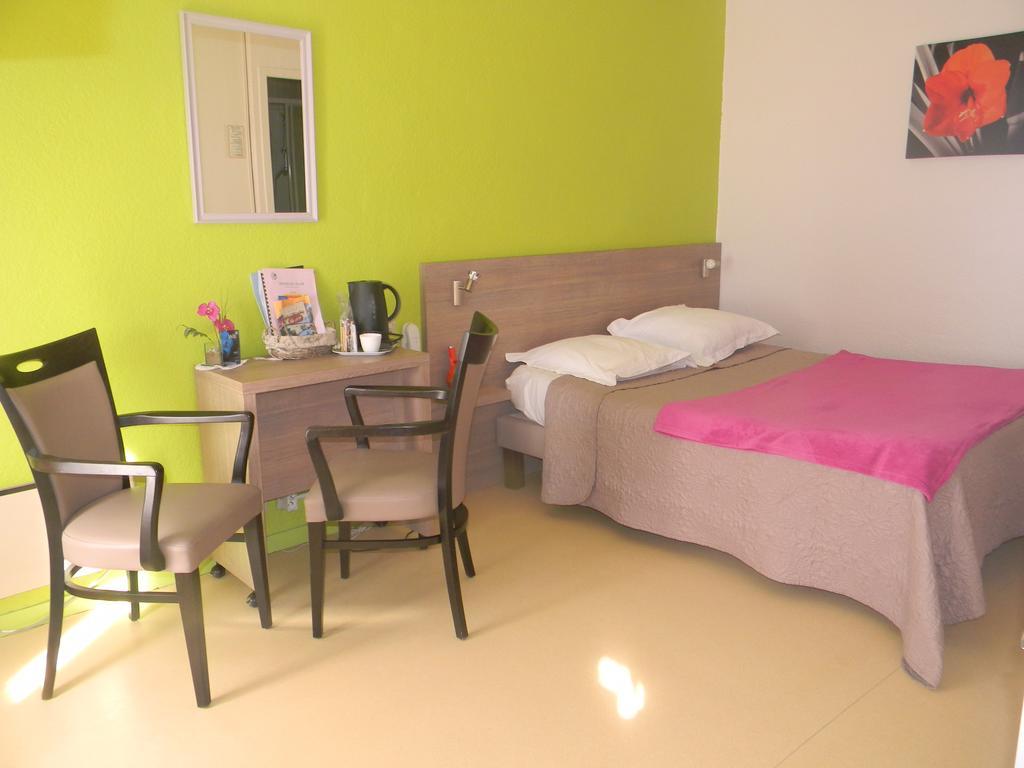 Residence Hoteliere Helios Jonzac Exterior photo