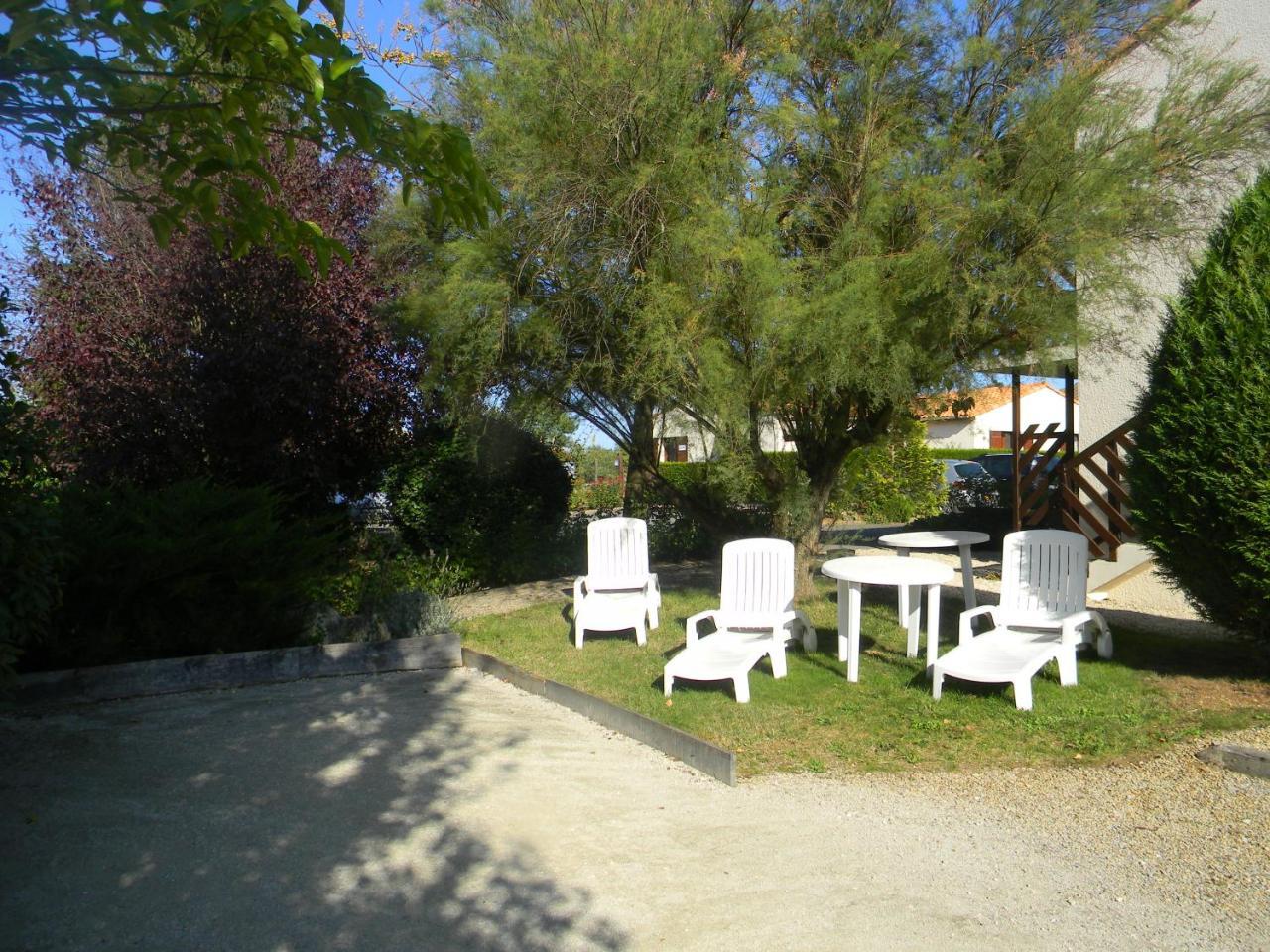 Residence Hoteliere Helios Jonzac Exterior photo